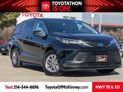 Used 2024 Toyota Sienna LE w/ LE Plus Package