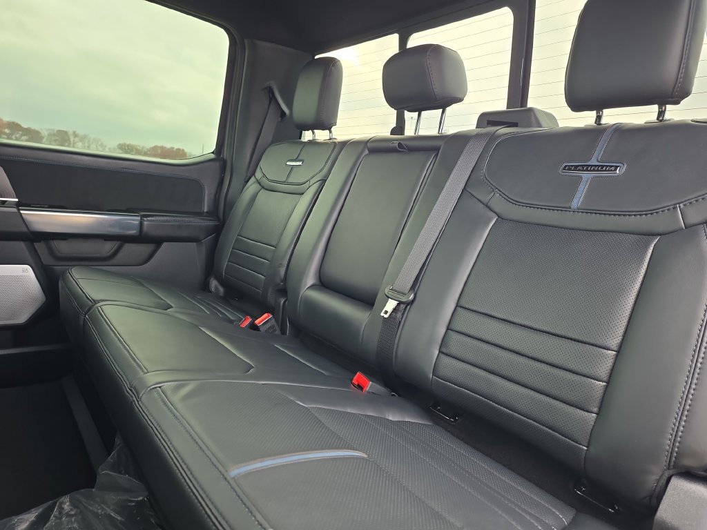 Used 2025 Ford F250 Platinum AWD/4WD image 45