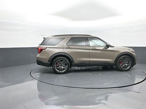 New 2026 Ford Explorer ST w/ Sun And Sound Package image 8