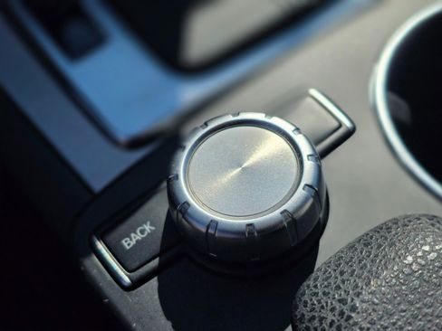 Used 2014 Mercedes-Benz C 250 Sport image 32