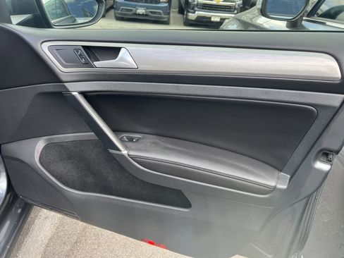Used 2015 Volkswagen Golf SE FWD image 19