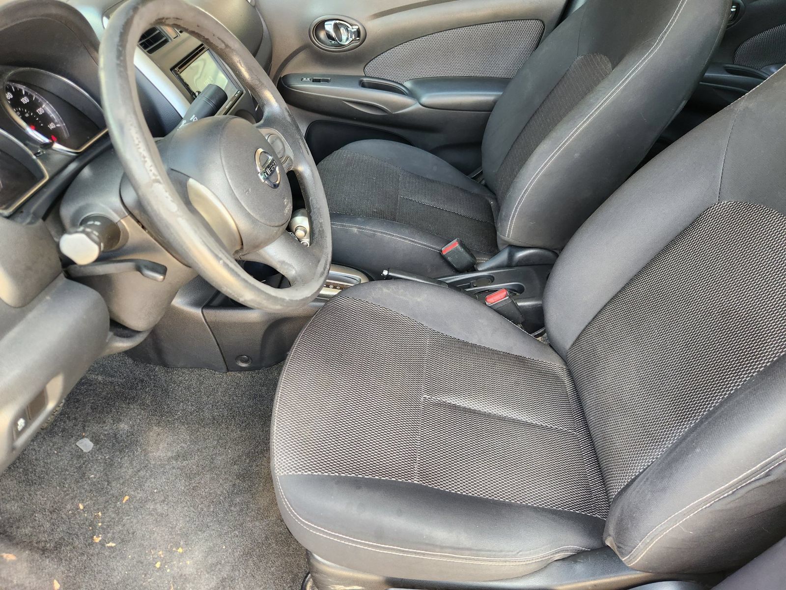 Used 2014 Nissan Versa SV FWD image 13