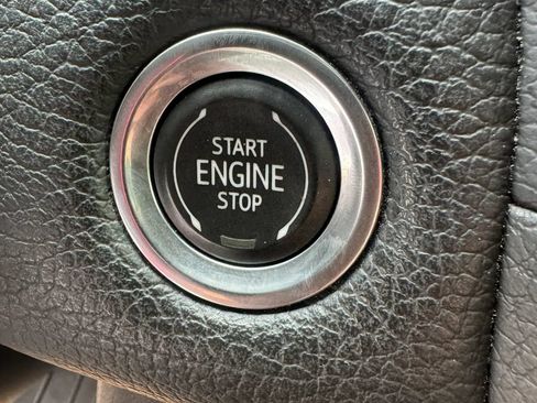 Used 2021 GMC Yukon Denali w/ Denali Ultimate Package AWD/4WD image 20