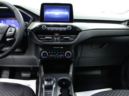 New 2026 Ford Escape Active w/ Cold Weather Package image 18