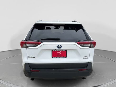 Used 2024 Toyota RAV4 XLE AWD/4WD image 5