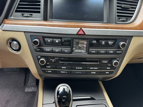 Used 2015 Hyundai Genesis 5.0 image 27