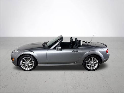 Used 2011 MAZDA MX-5 Miata Grand Touring RWD image 9