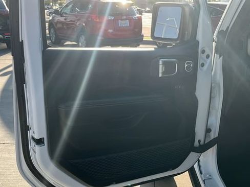 Used 2019 Jeep Wrangler Unlimited Rubicon AWD/4WD image 5
