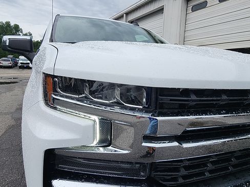 Used 2021 Chevrolet Silverado 1500 LT w/ Z71 Off-Road Package AWD/4WD image 9