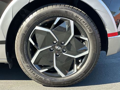 Used 2024 Hyundai Ioniq 5 Limited image 8