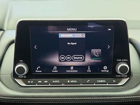 Used 2025 Nissan Rogue SV FWD image 16