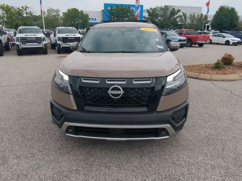 Used 2023 Nissan Pathfinder Rock Creek AWD/4WD image 3