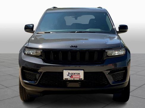 Used 2024 Jeep Grand Cherokee Altitude RWD image 3
