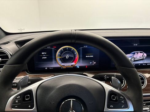 Used 2018 Mercedes-Benz E 63 AMG S image 28