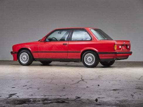 Used 1991 BMW 318iS Coupe RWD image 7