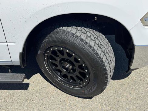 Used 2015 RAM 1500 Classic SLT RWD image 34