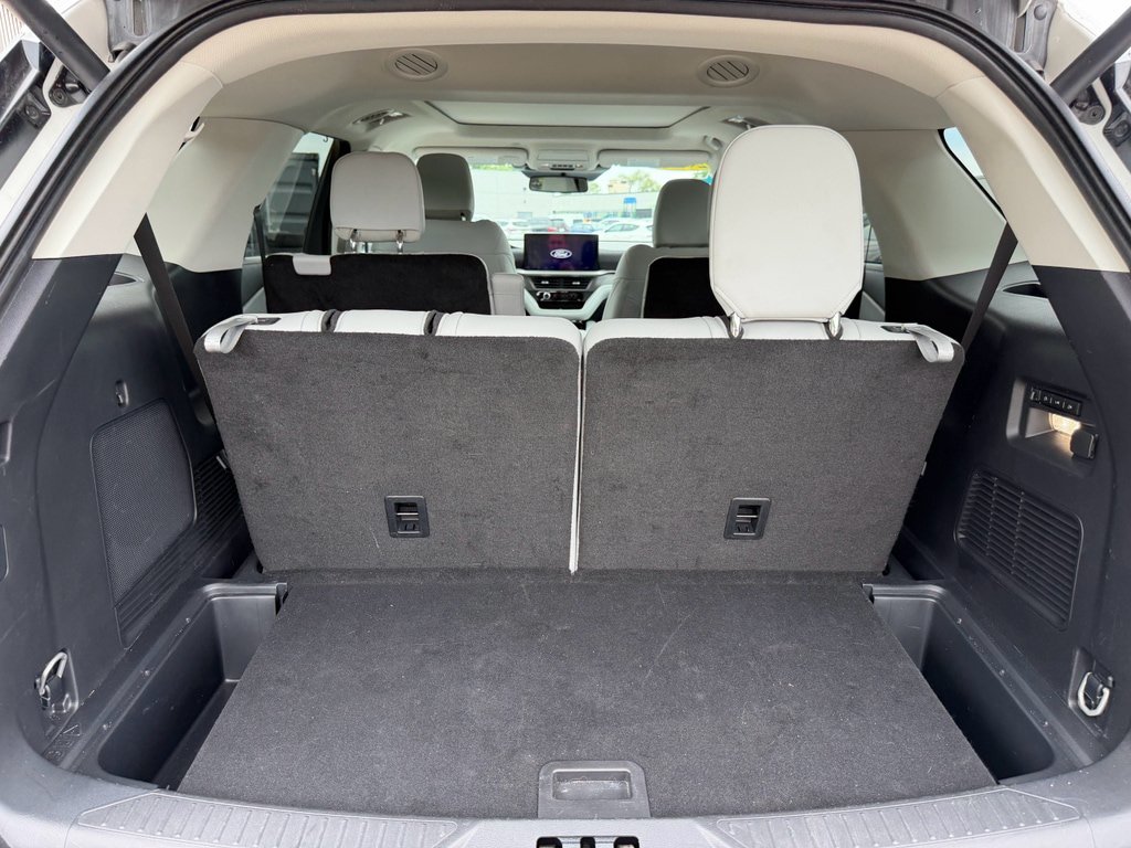 Used 2025 Ford Explorer Platinum w/ LUX Leather Package AWD/4WD image 9