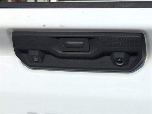 Used 2022 Chevrolet Silverado 2500 Custom w/ Custom Value Package image 15