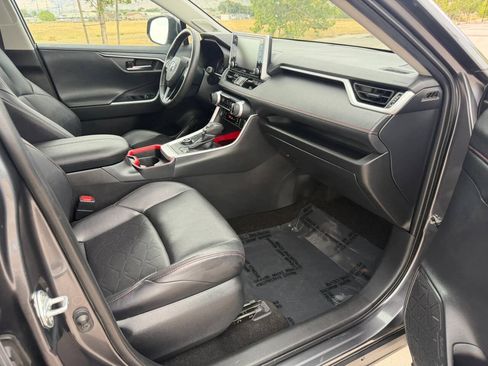 Used 2020 Toyota RAV4 TRD Off-Road AWD/4WD image 17