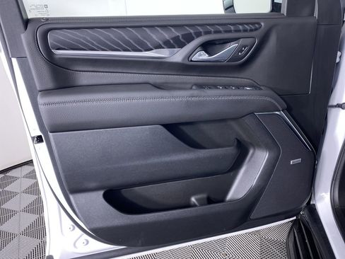 Used 2024 GMC Yukon XL Denali w/ Max Trailering Package image 12