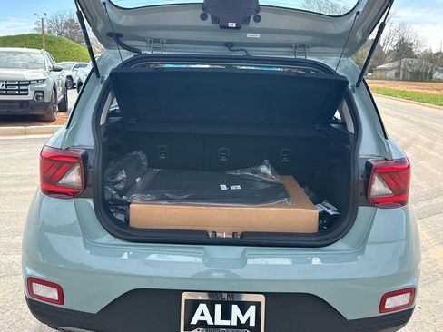 New 2026 Hyundai Venue SEL FWD image 19