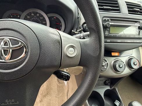 Used 2012 Toyota RAV4 4WD image 28