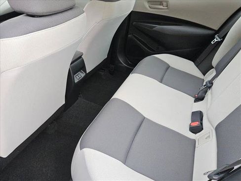 Used 2025 Toyota Corolla LE FWD image 17