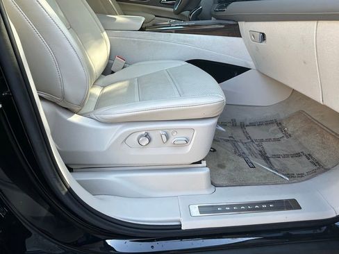 Used 2024 Cadillac Escalade Premium Luxury Platinum image 42