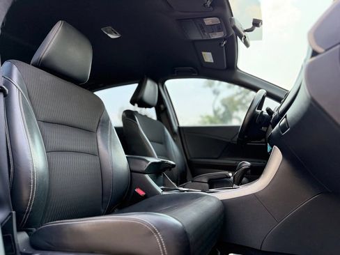 Used 2016 Honda Accord Sport image 18