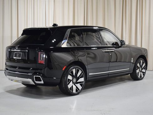 New 2026 Rolls-Royce Cullinan AWD/4WD image 2