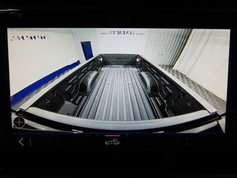 Used 2025 GMC Sierra 2500 AT4X image 22