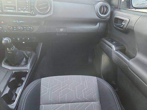 Used 2023 Toyota Tacoma TRD Off-Road image 11