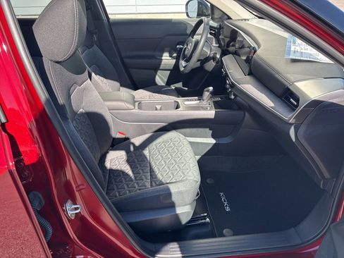 New 2025 Nissan Kicks SV FWD image 11
