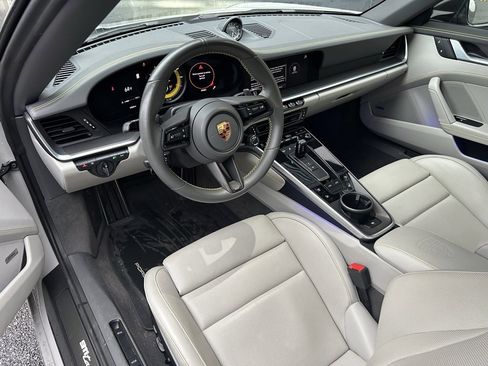 Certified 2022 Porsche 911 Targa 4S image 4
