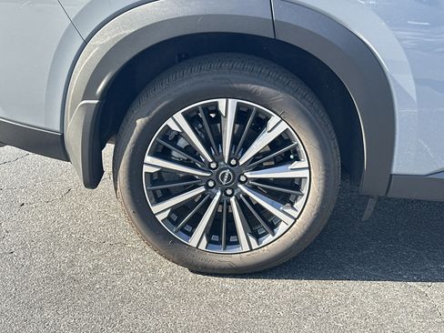 Used 2026 Nissan Pathfinder Platinum AWD/4WD image 17