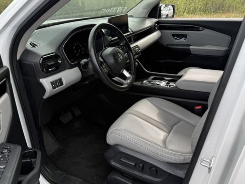 Used 2023 Honda Pilot EX-L image 3