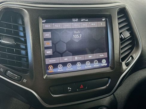 Used 2019 Jeep Cherokee Trailhawk w/ Comfort/Convenience Group image 17