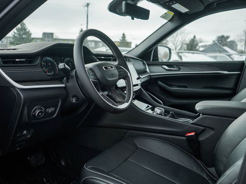 New 2026 Jeep Grand Cherokee Limited image 18