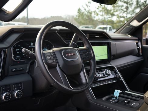 Used 2024 GMC Sierra 2500 AT4X image 27