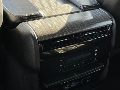 Used 2024 Jeep Wagoneer Series II w/ Flexible Seating Group RWD image 25