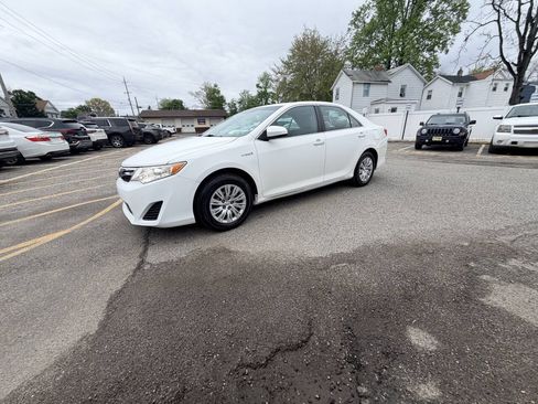 Used 2012 Toyota Camry LE FWD image 39