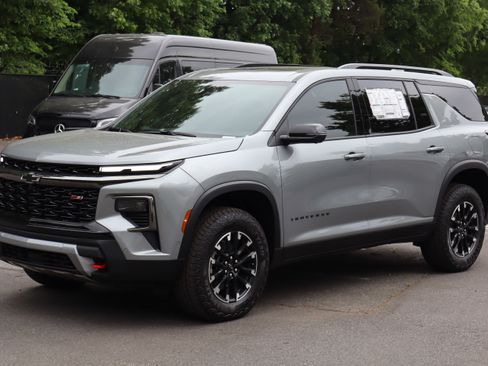 New 2026 Chevrolet Traverse Z71 w/ Enhanced Driving Package AWD/4WD image 2