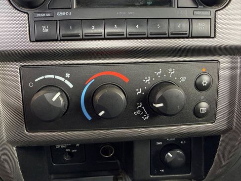 Used 2006 Dodge Dakota SLT w/ R/T Group AWD/4WD image 18