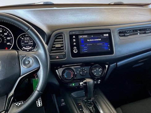 Used 2021 Honda HR-V Sport image 9