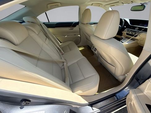 Used 2014 Lexus ES 350 w/ Premium Package FWD image 17
