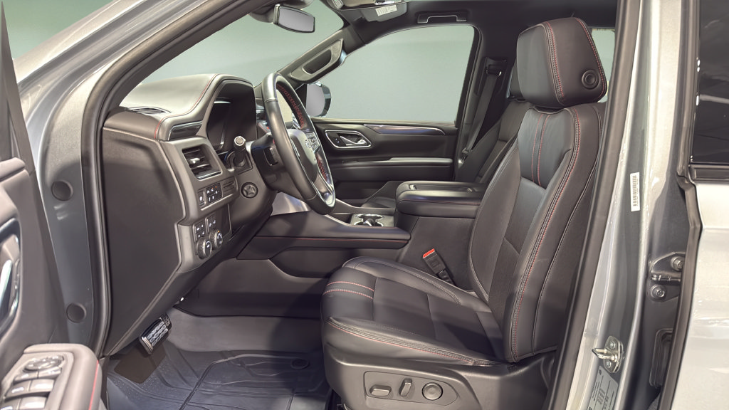 Used 2023 Chevrolet Tahoe RST w/ RST Performance Edition AWD/4WD image 12
