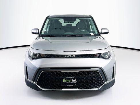 Used 2025 Kia Soul LX w/ LX Technology Package FWD image 2
