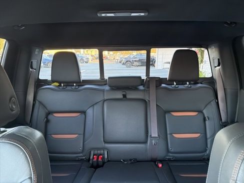 Used 2023 GMC Sierra 1500 AT4 w/ AT4 Premium Package image 8
