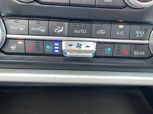 Used 2022 Ford Expedition Limited AWD/4WD image 21