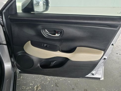 Used 2024 Honda HR-V LX image 8